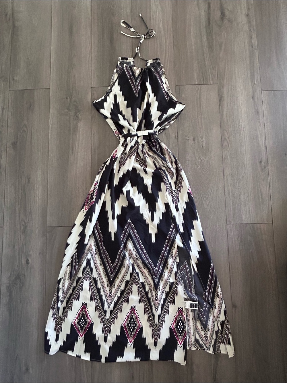 SHEIN Black & White Geometric Halter Maxi Dress with Pink Accents